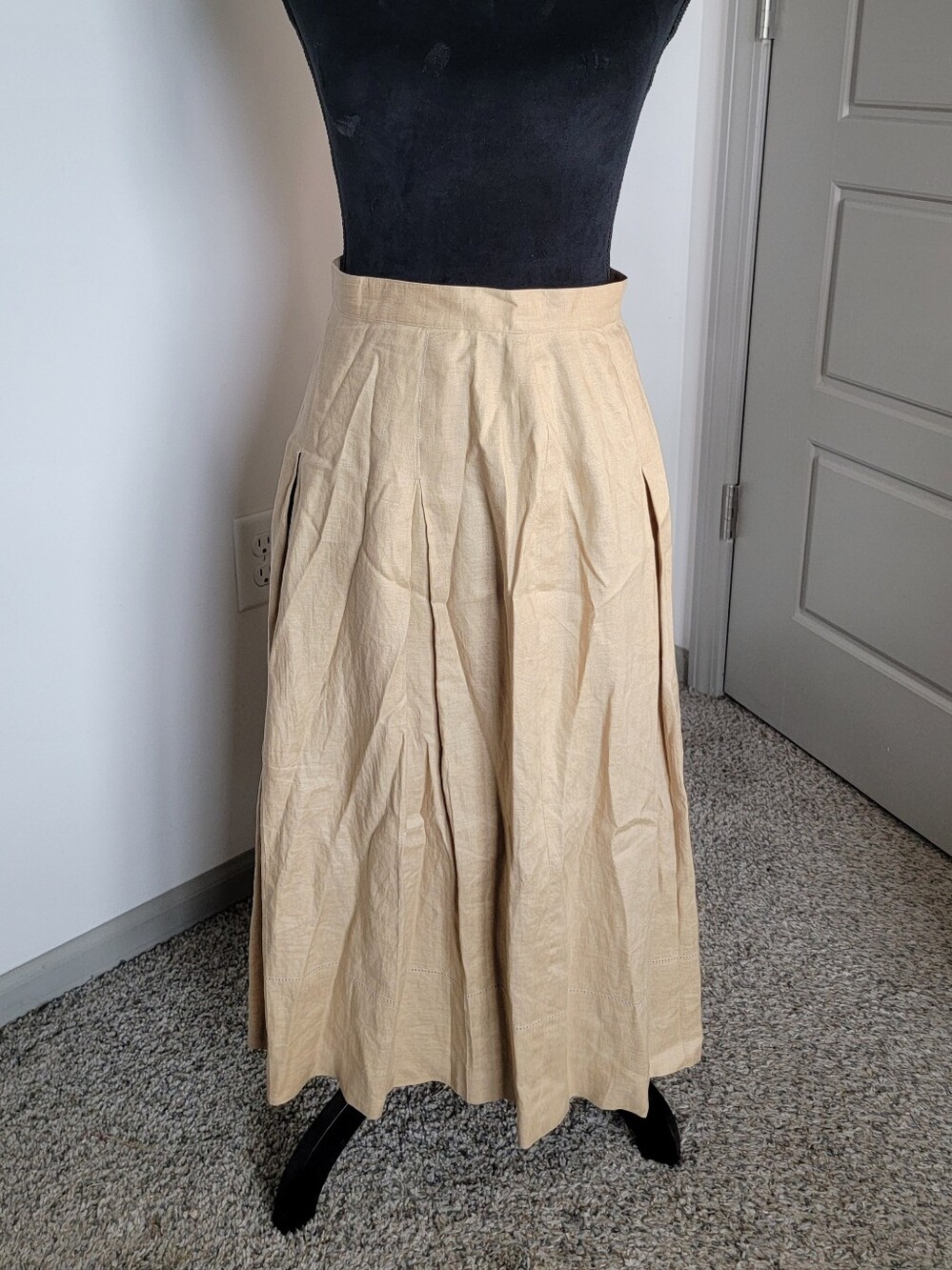 Talbots Women's Pleated Linen Skirt in Khaki